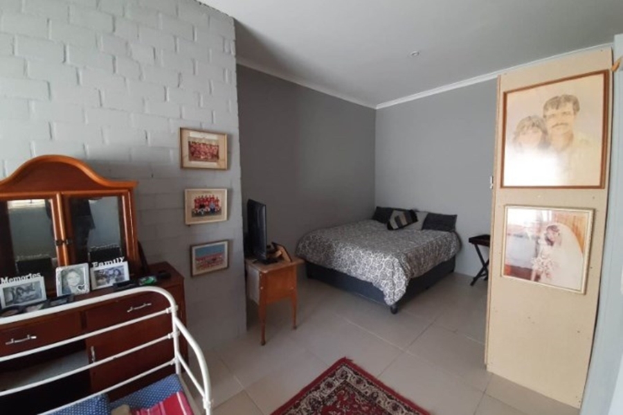 To Let 1 Bedroom Property for Rent in Country Club Western Cape